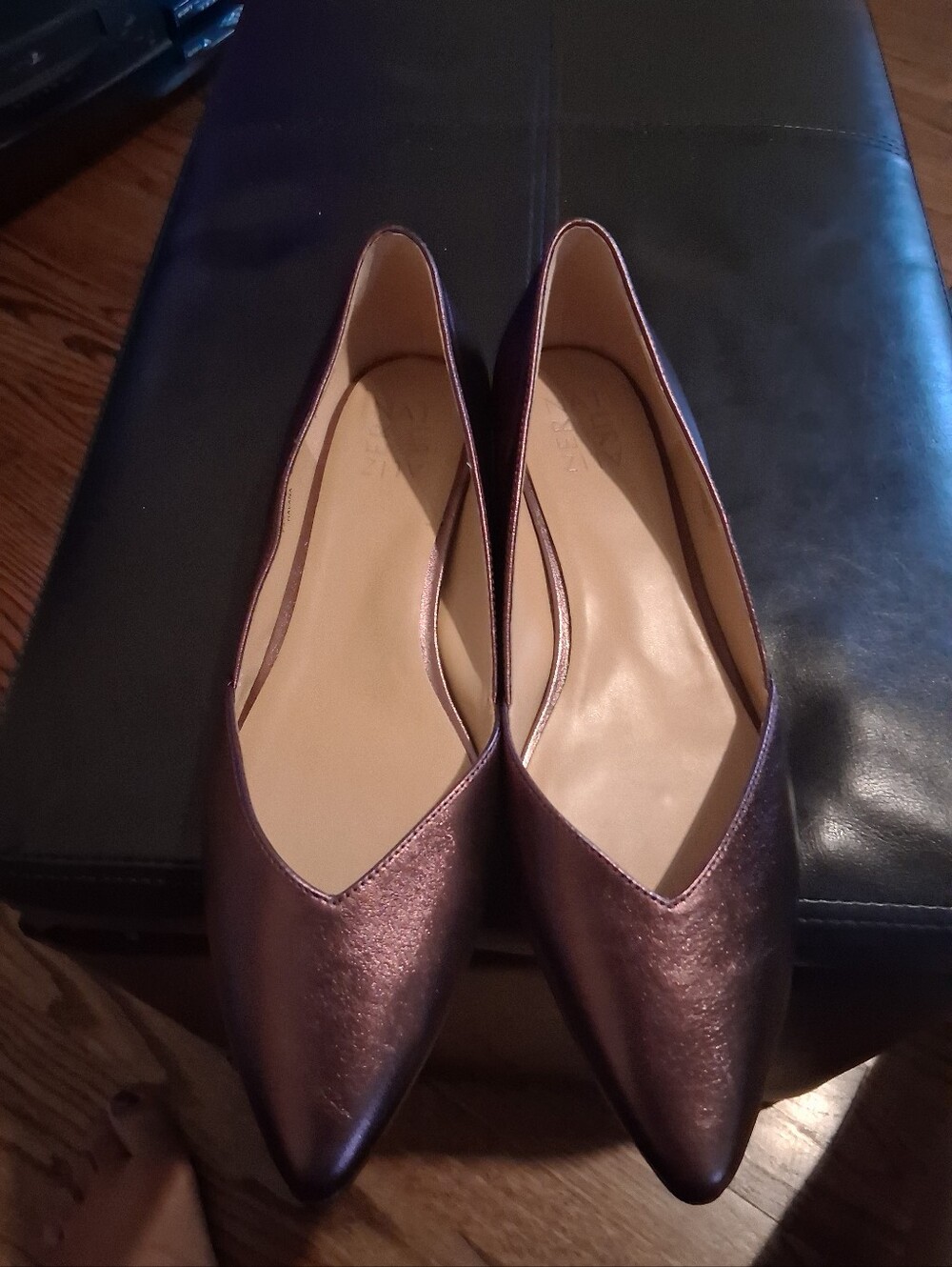 Naturalizer Metallic Plum Pointed-Toe Women's Flats 9M